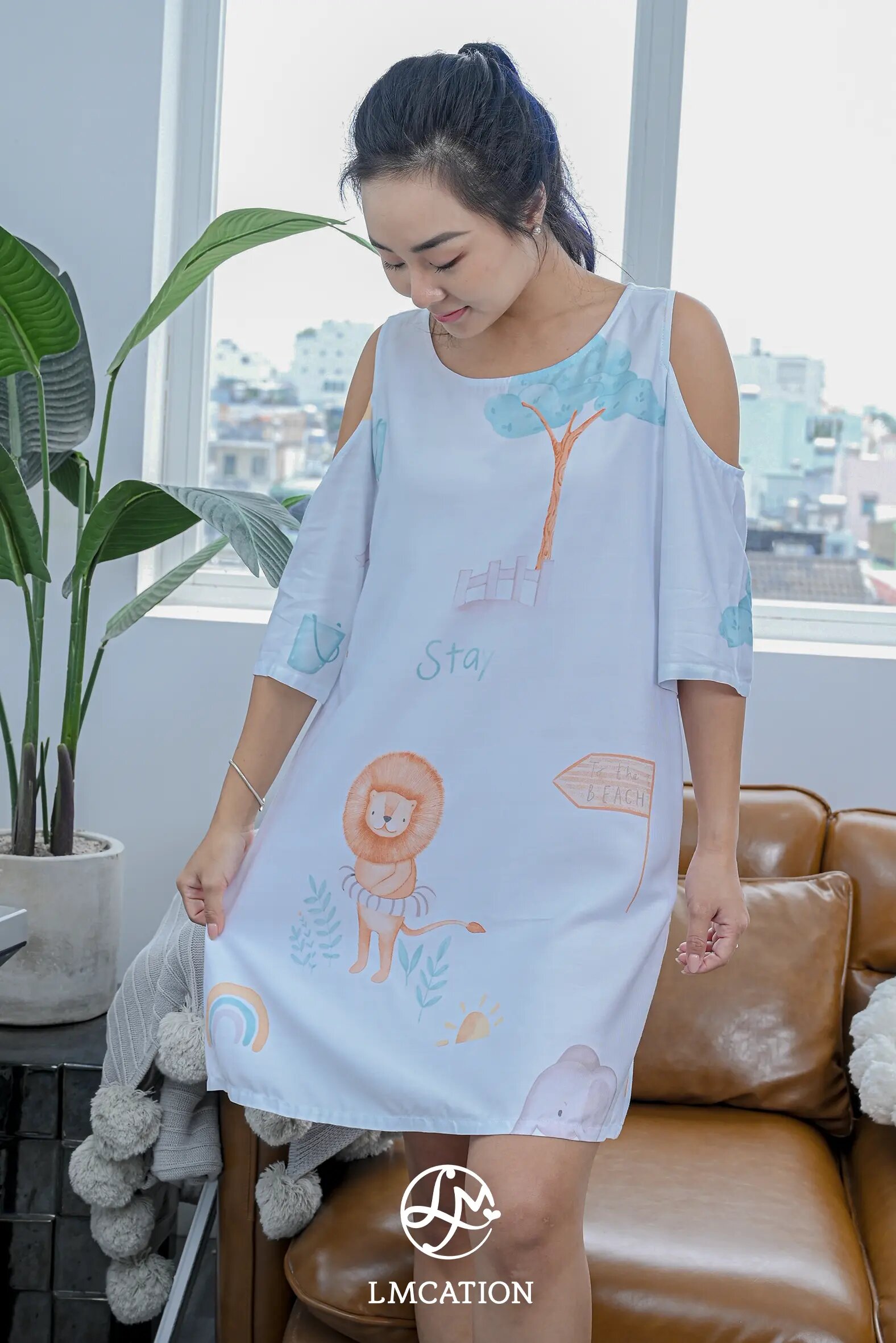 Đầm mặc nhà khoét vai LMcation Tencel - Xanh ngọc hoa văn