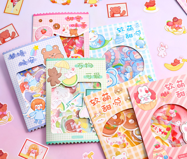 Sticker gói bé gái momo cắt sẵn 24 miếng