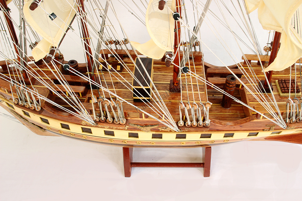 Mô hình thuyền buôn trang trí văn phòng France II (Thân: 60cm)