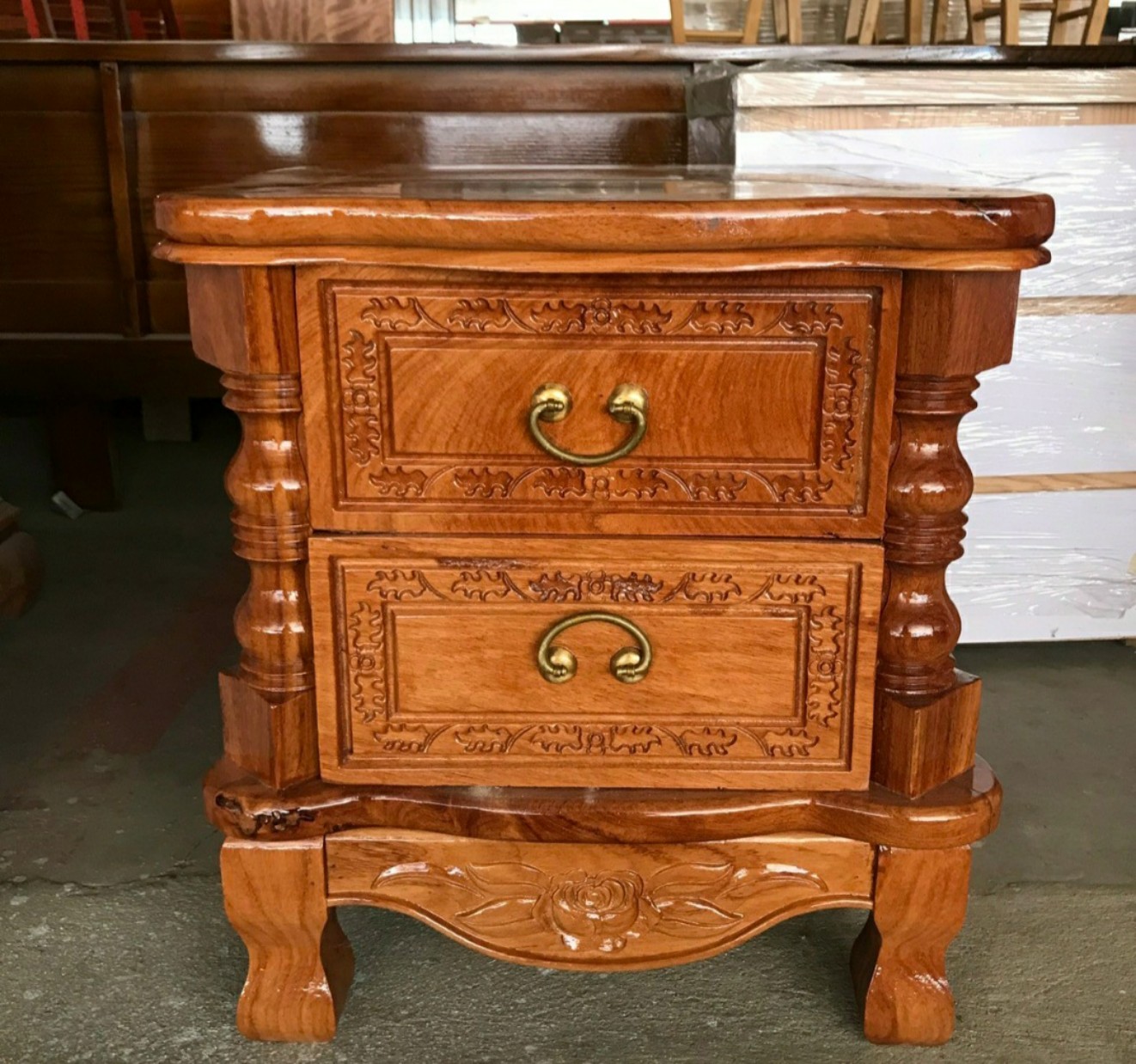 Tủ đầu giường gỗ hương đá