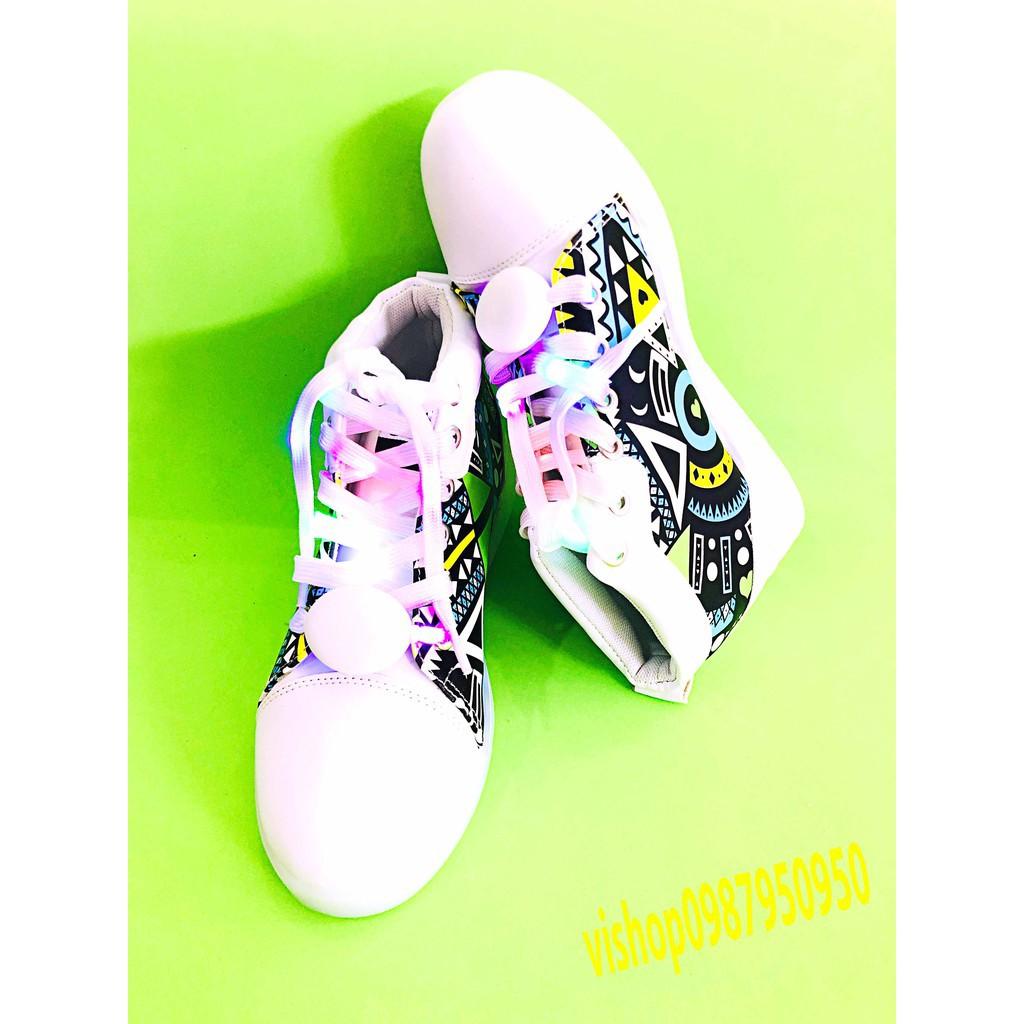 Giày phát sáng cao cổ họa tiết phát sáng 7 màu 11 chế độ tặng dây giày phát sáng (có video) mã AD26 SPG503
