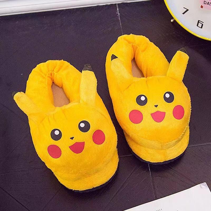 Dép bông ôm chân đi trong nhà hình Pikachu - Dép bông Pikachu