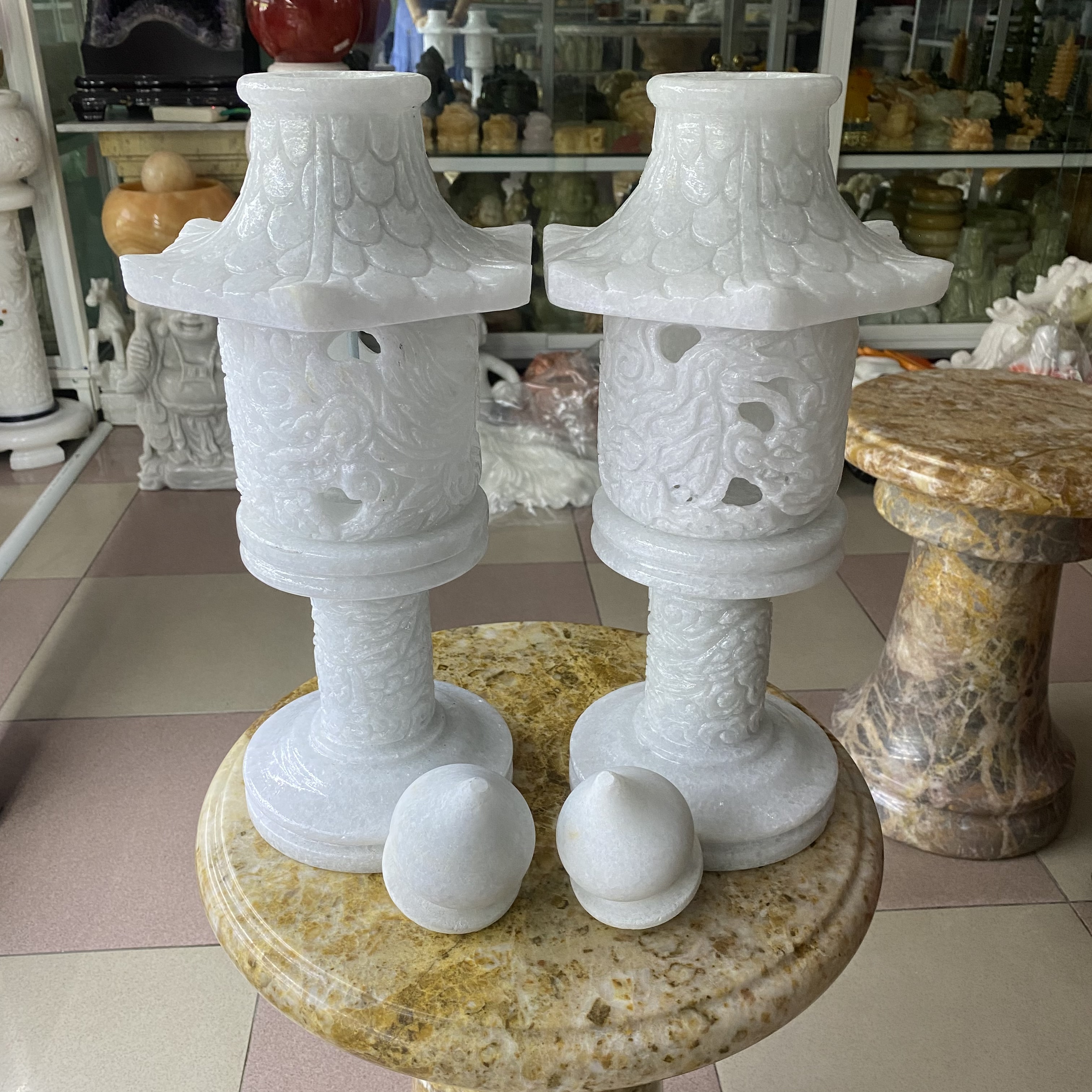 Cặp Đèn Trang Trí, Đèn Thờ, Đèn Mái Chùa Đá Cẩm Thạch Trắng - cao 42cm