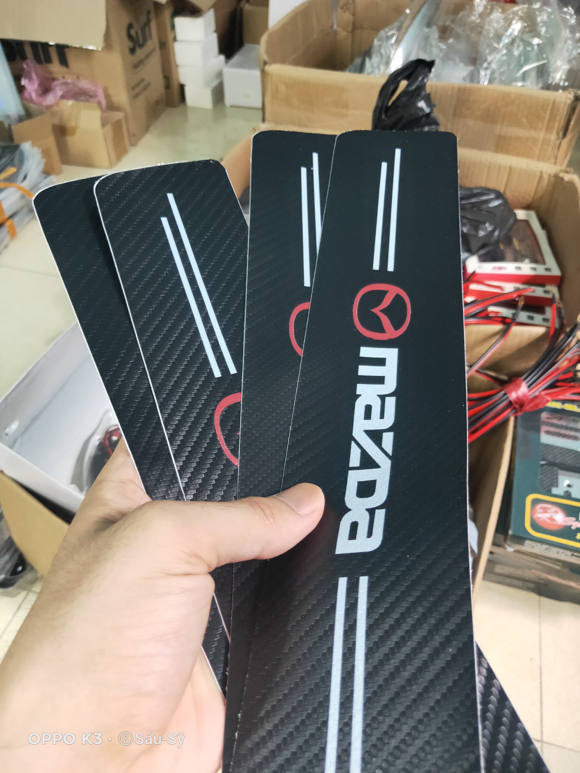 MAZDA - Bộ 9 miếng dán bậc cửa trong ngoài và Cốp Sau Ô tô Chống trầy bằng Sợi Carbon