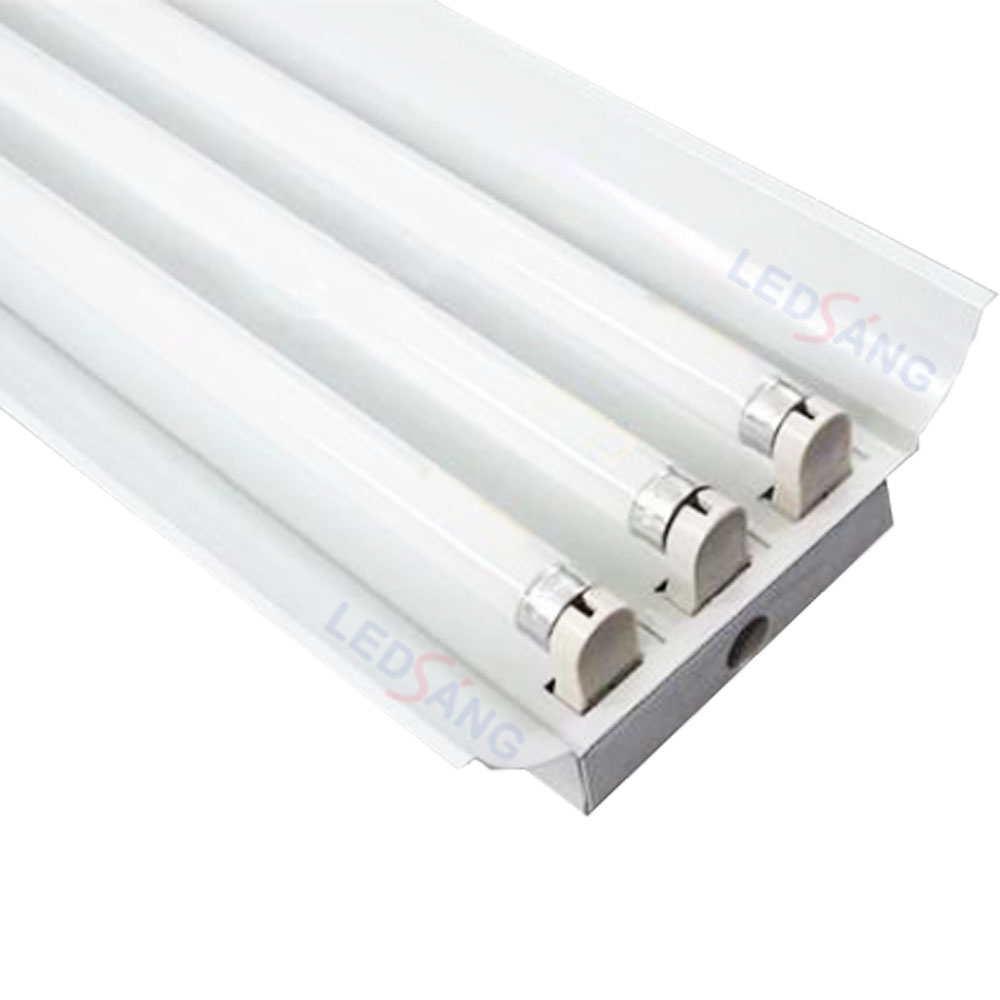 Máng đèn led ba bóng - Máng đèn led 1.2m ba bóng -
Máng đèn led 1.2m có chóa ba bóng - Máng đèn có chóa sơn tĩnh điện 1m2, máng đèn 3 bóng gắn nổi LS-C3-120 LEDSANG