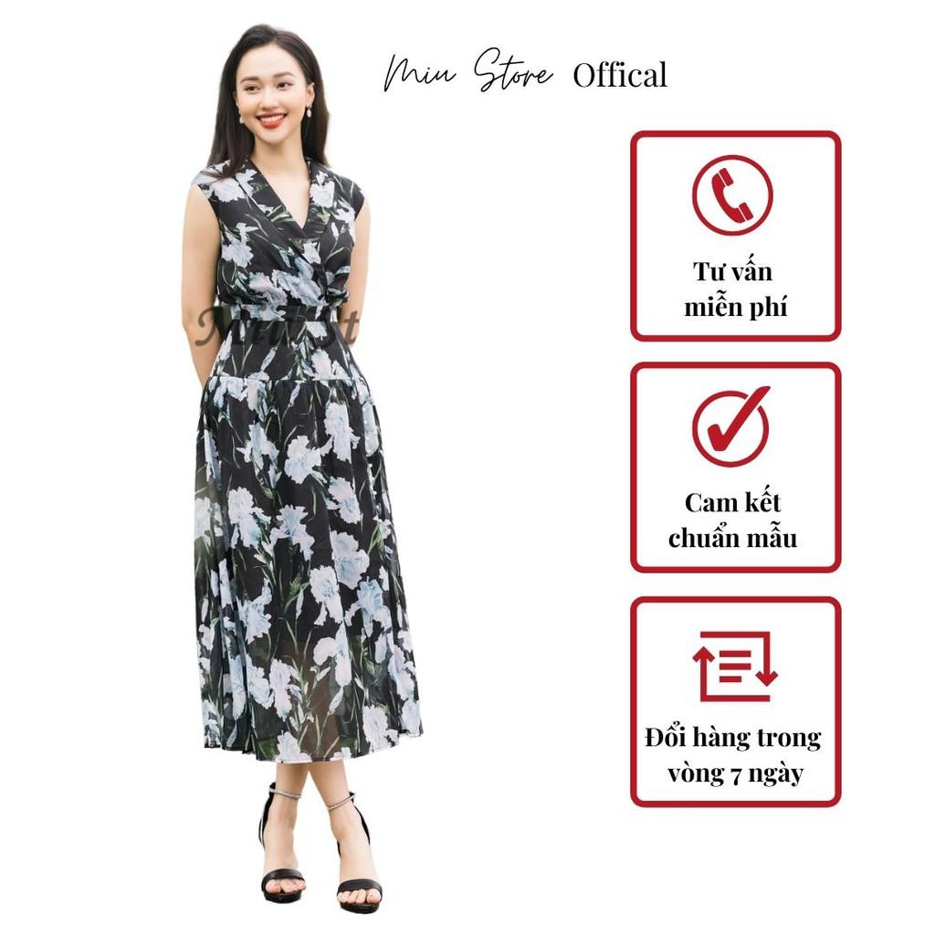 Đầm maxi hoa hồng nền đen vạt xẻ đính cúc ngọc D00179