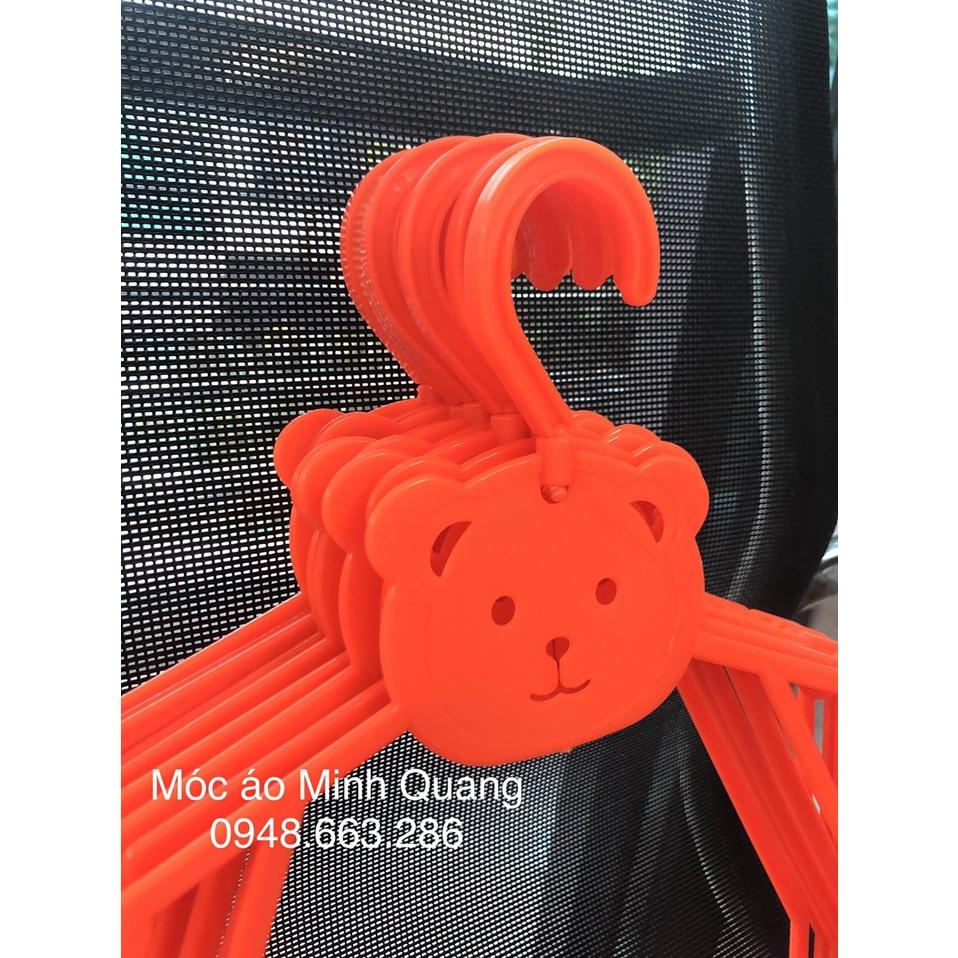 Móc bộ trẻ em-mắc bộ gấu màu cam-đầu móc xoay 360 độ-có 2 size từ 6 tháng-3 tuổi và từ 4-7 tuổi