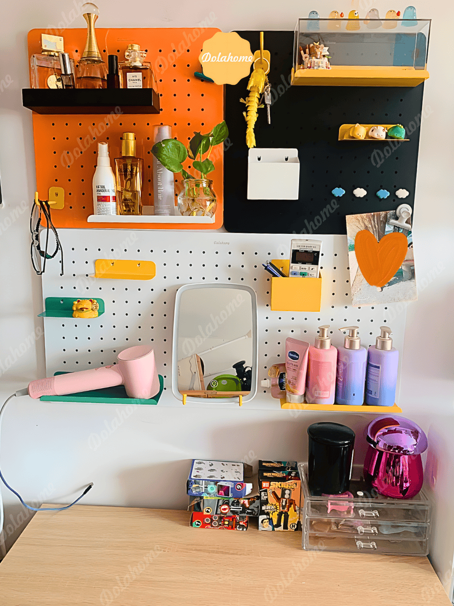 Bảng lỗ  Pegboard Dola Home kim loại cao cấp tiện dụng đặt bàn học, bàn làm việc, trang trí decor nhà cửa ngắn nắp