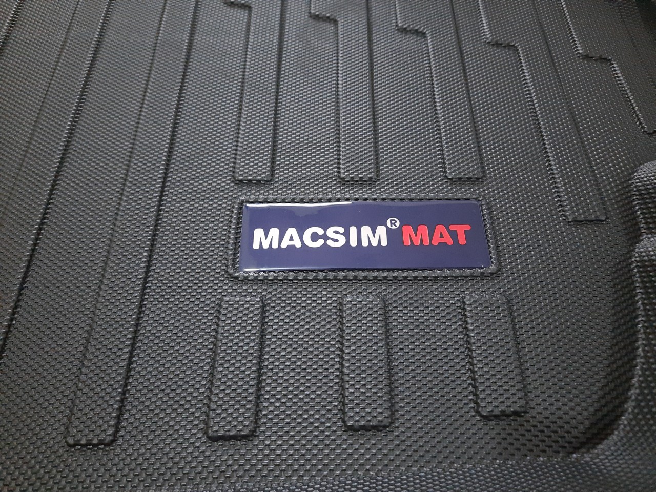 Thảm lót cốp xe ô tô New BMW X4 2017-đến nay nhãn hiệu Macsim hàng loại 2