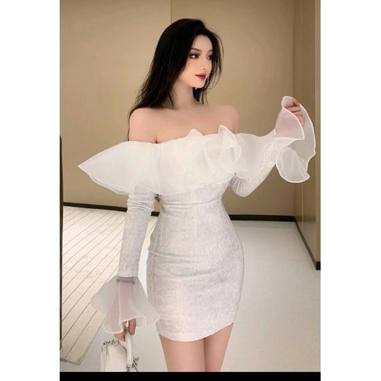 Đầm dự tiệc, váy ôm trễ vai trắng phối bèo. Váy trắng dự tiệc.