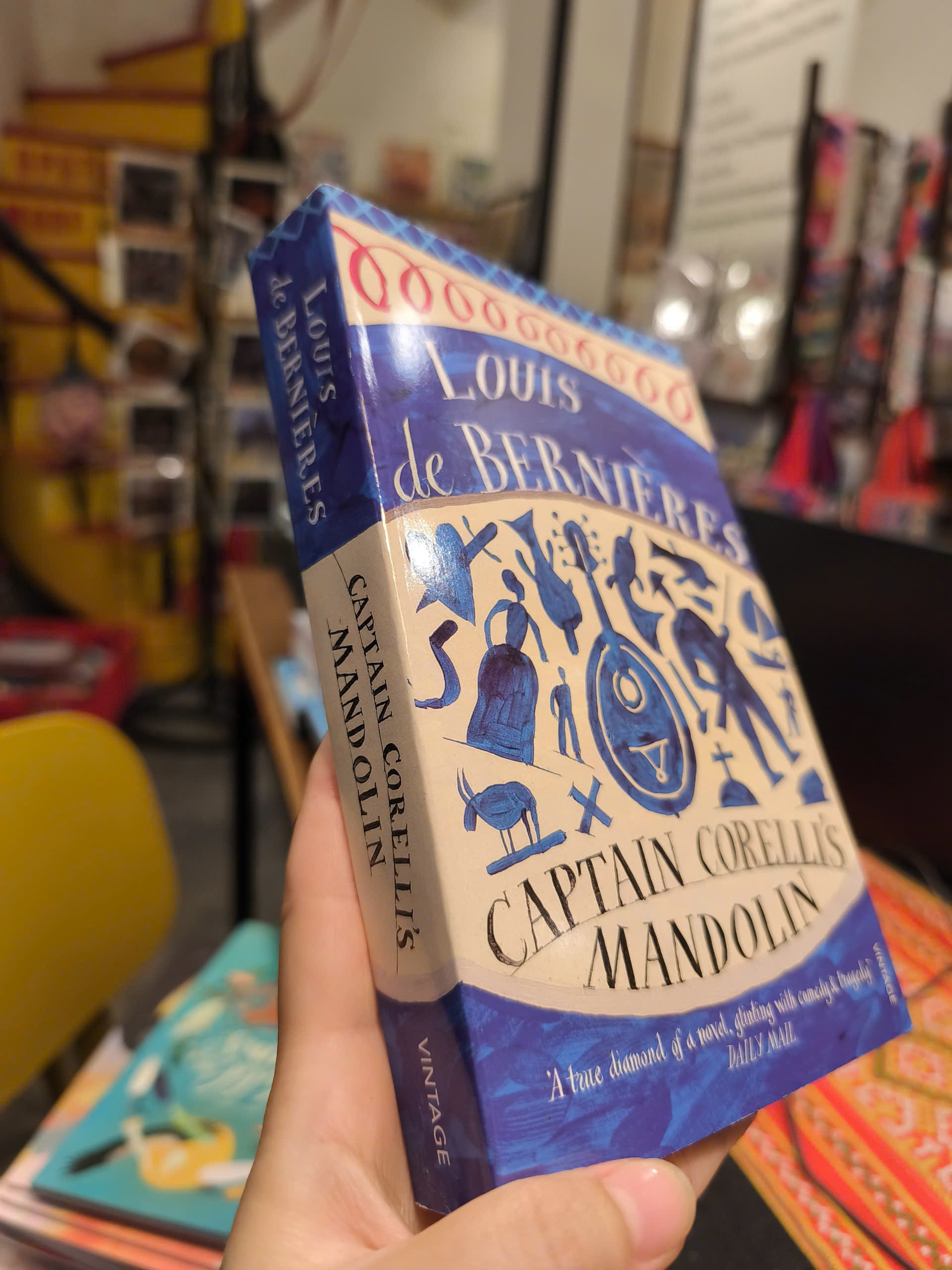 Sách - Captain Corelli's Mandolin by Louis de Bernières | Classic Historical Romance English Book