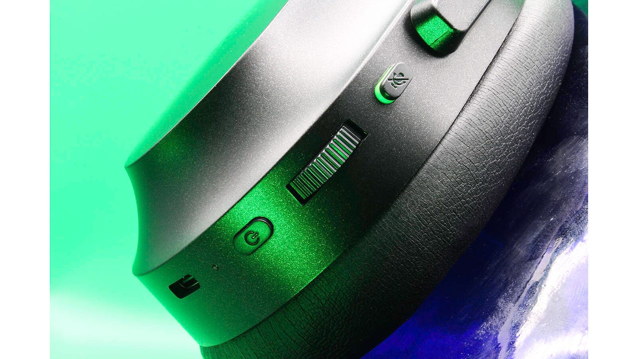 Tai nghe Razer Barracuda Pro