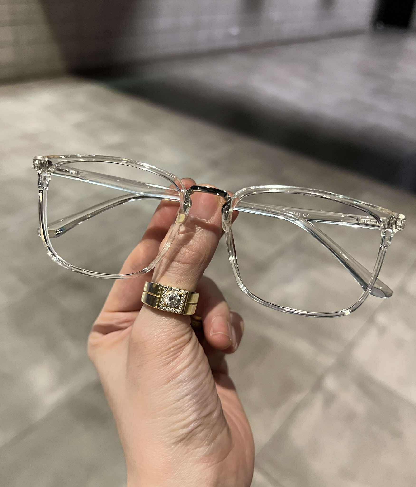 Kính mắt unisex nam nữ thời trang dáng vuông bầu trong suốt nhựa dẻo