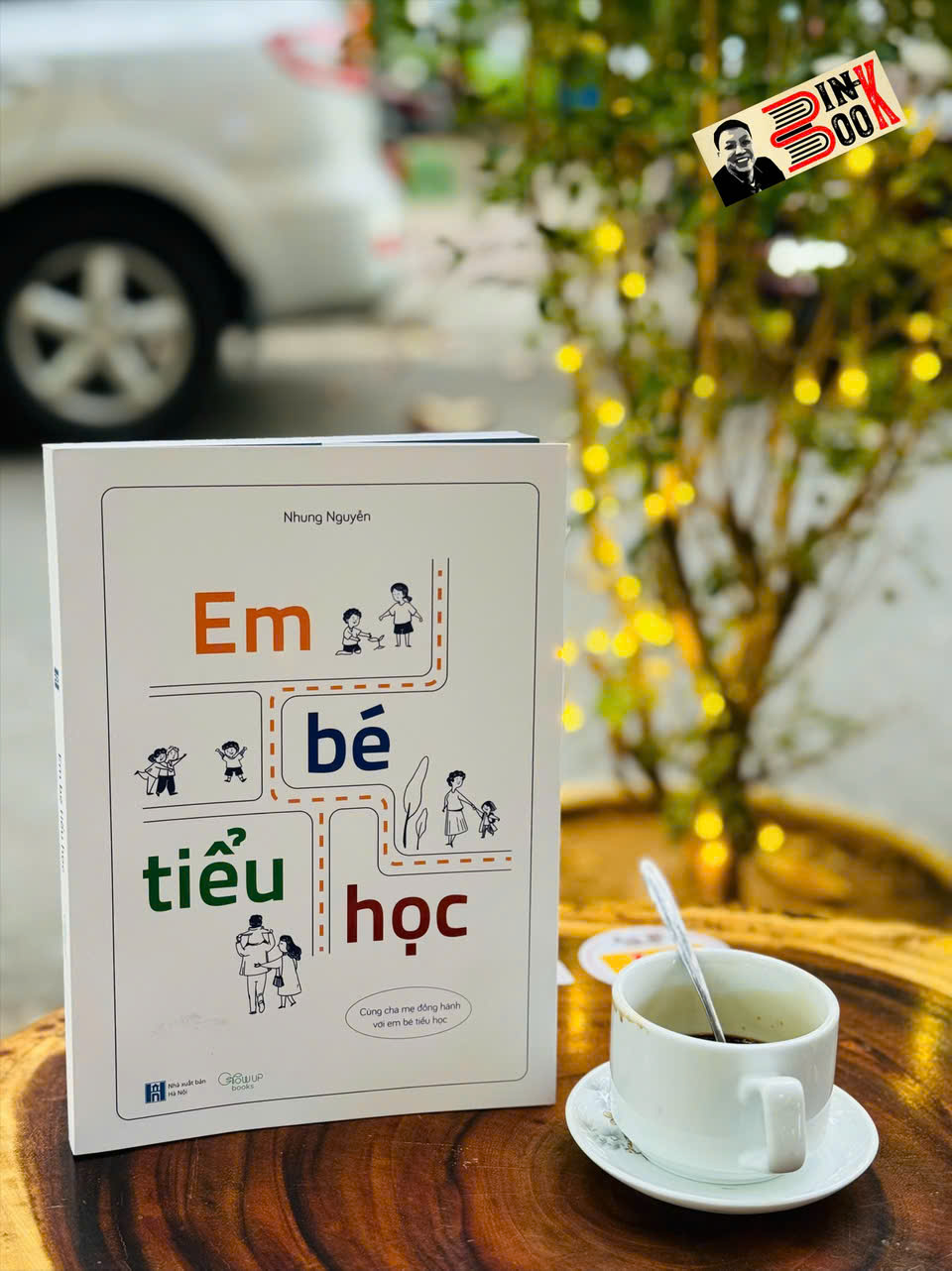 (In màu) EM BÉ TIỂU HỌC – Nhung Nguyễn – Lion Books – NXB Hà Nội