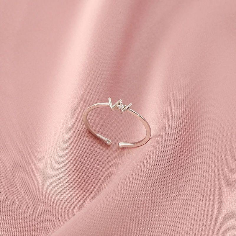 Nhẫn bạc W đính đá YN JEWELRY
