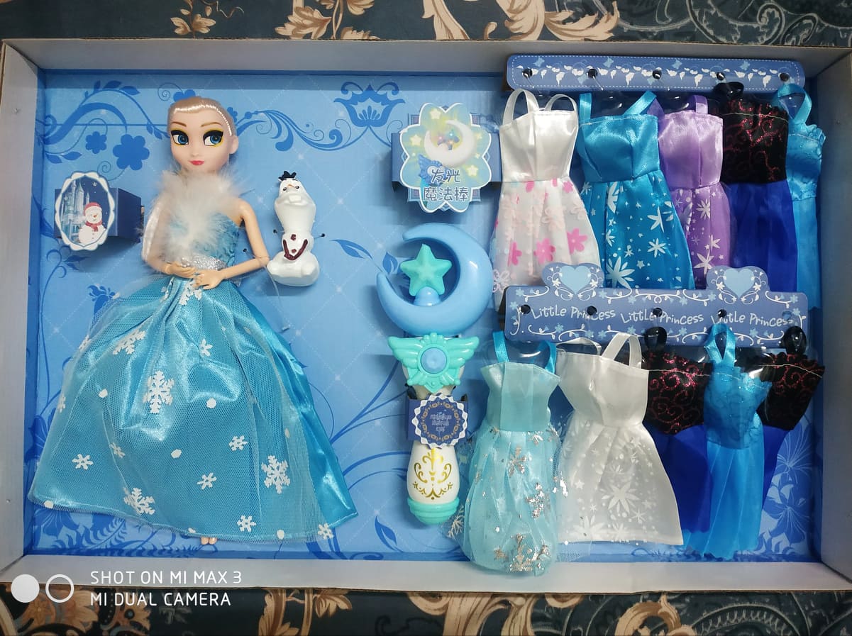 Bộ đồ chơi búp bê Elsa, Nữ hoàng Băng giá Frozen thay nhiều váy thời trang - có khớp thay đổi tư thế linh hoạt