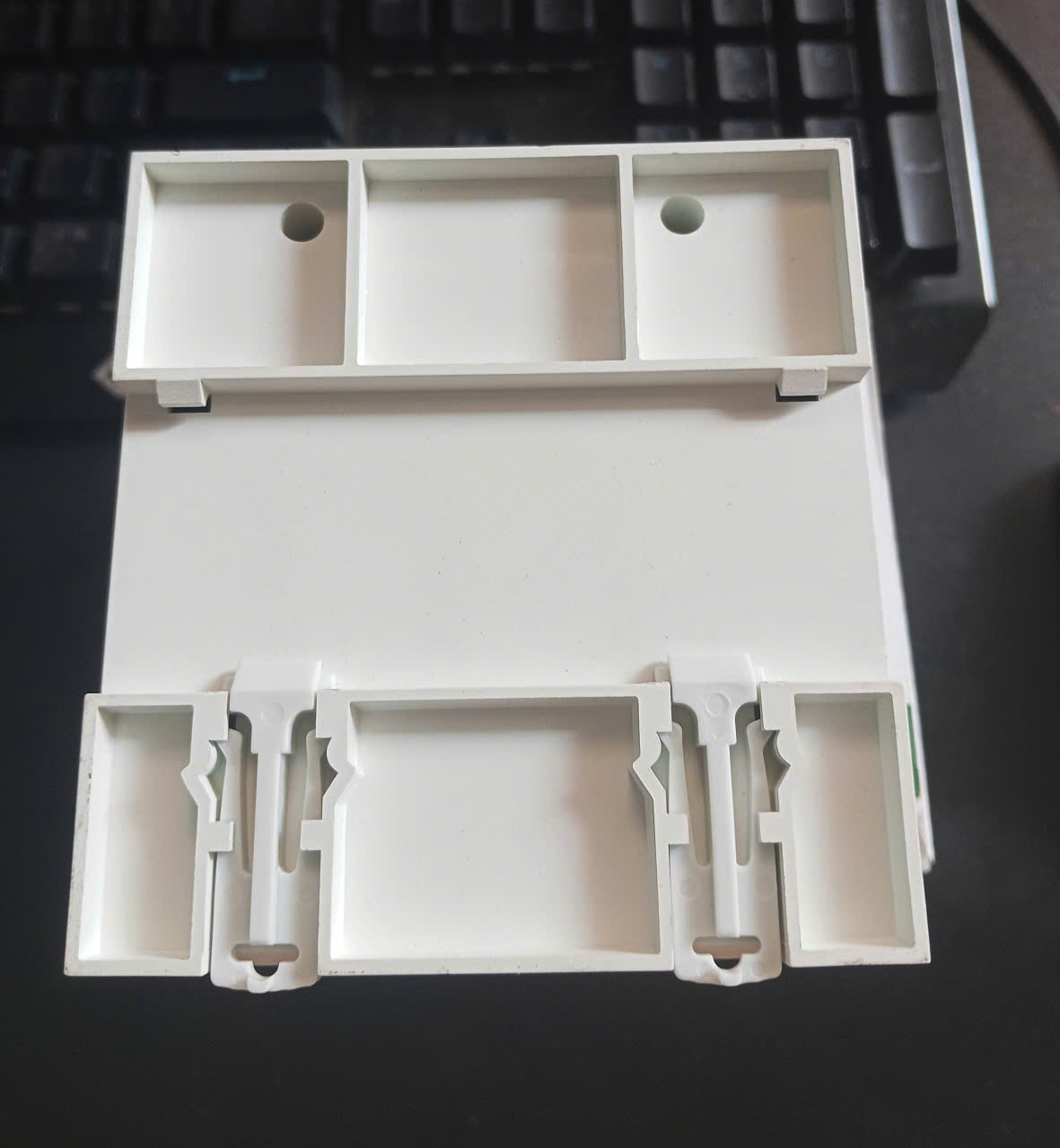 Thiết bị bảo vệ mất pha, mất trung tính, quá áp, quá dòng 3 pha 63A