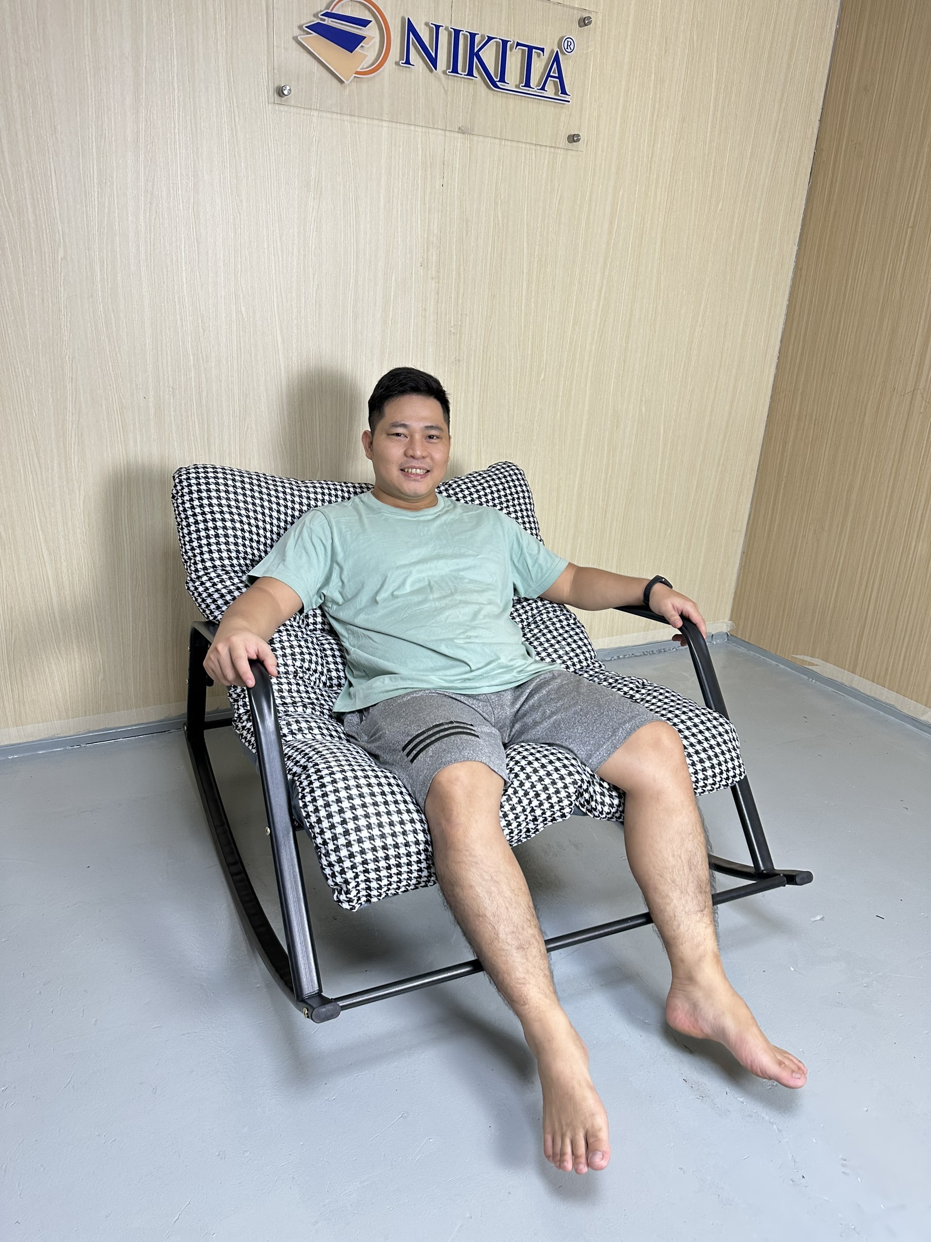 Ghế bập bênh thư giãn 2 chỗ Chính Hãng NIKITA, thiết kế êm ái, chống mỏi vai cổ