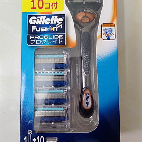 Sét Cán Kèm 10 Lưỡi Dao Cạo Râu Gillette Fusion 51 Nhật Bản