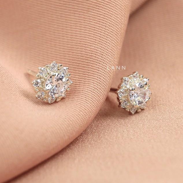 Khuyên 1 đá lớn mix viền đá nhỏ S925 LANN