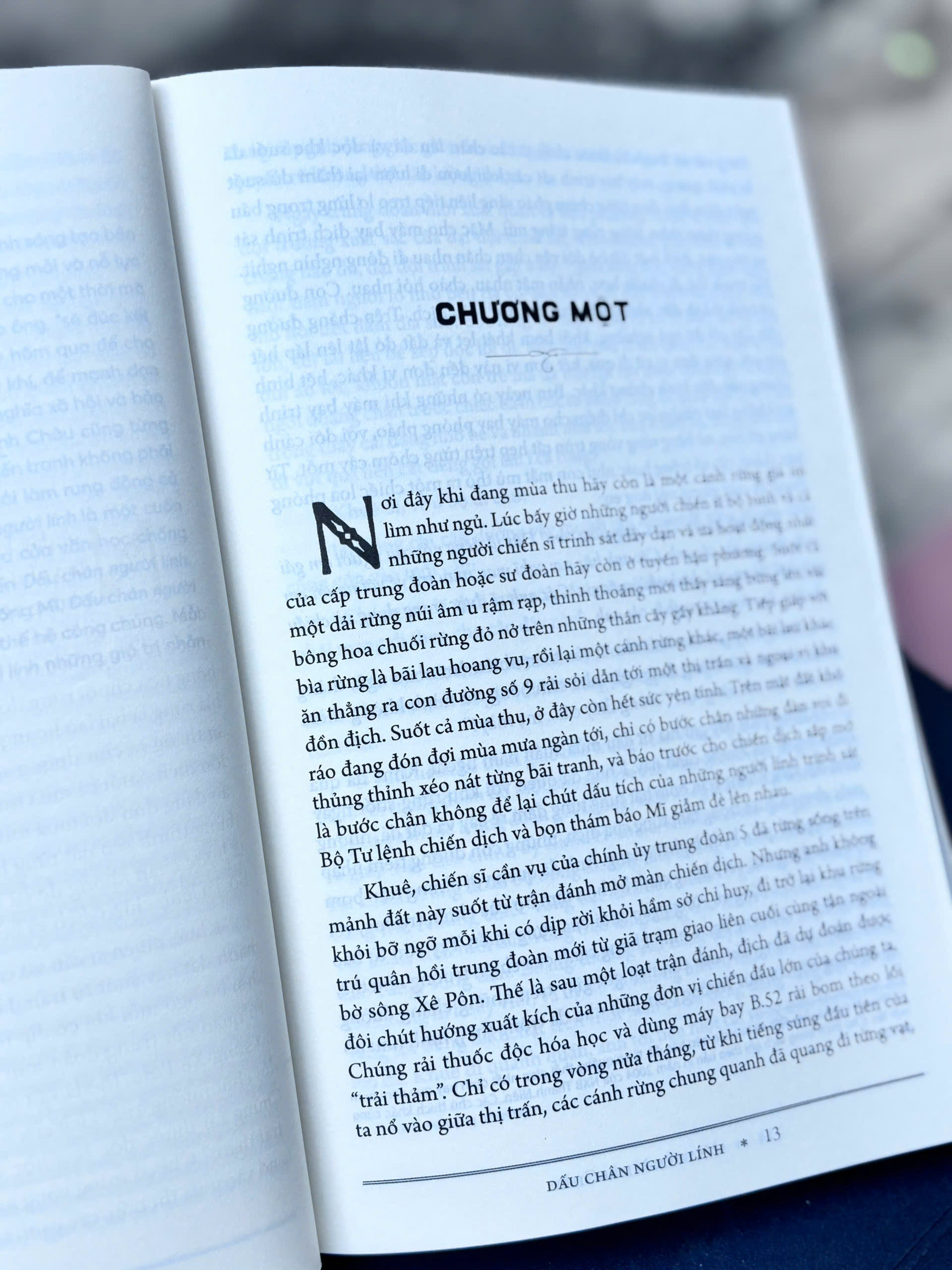 [Tủ sách Thanh Niên] DẤU CHÂN NGƯỜI LÍNH – Nguyễn Minh Châu – NXB Kim Đồng