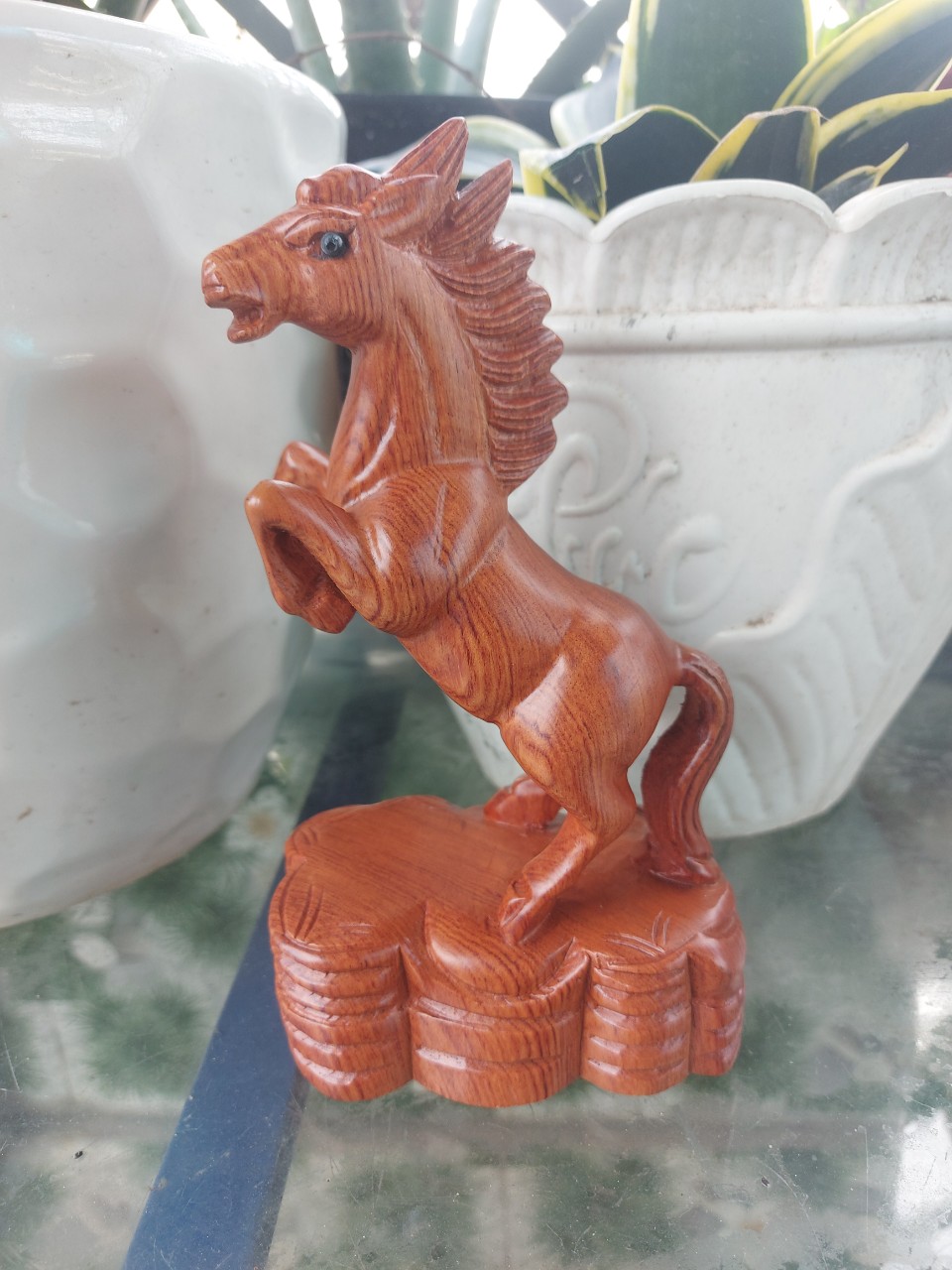 Tượng con ngựa gỗ hương nguyên khối cao 20cm