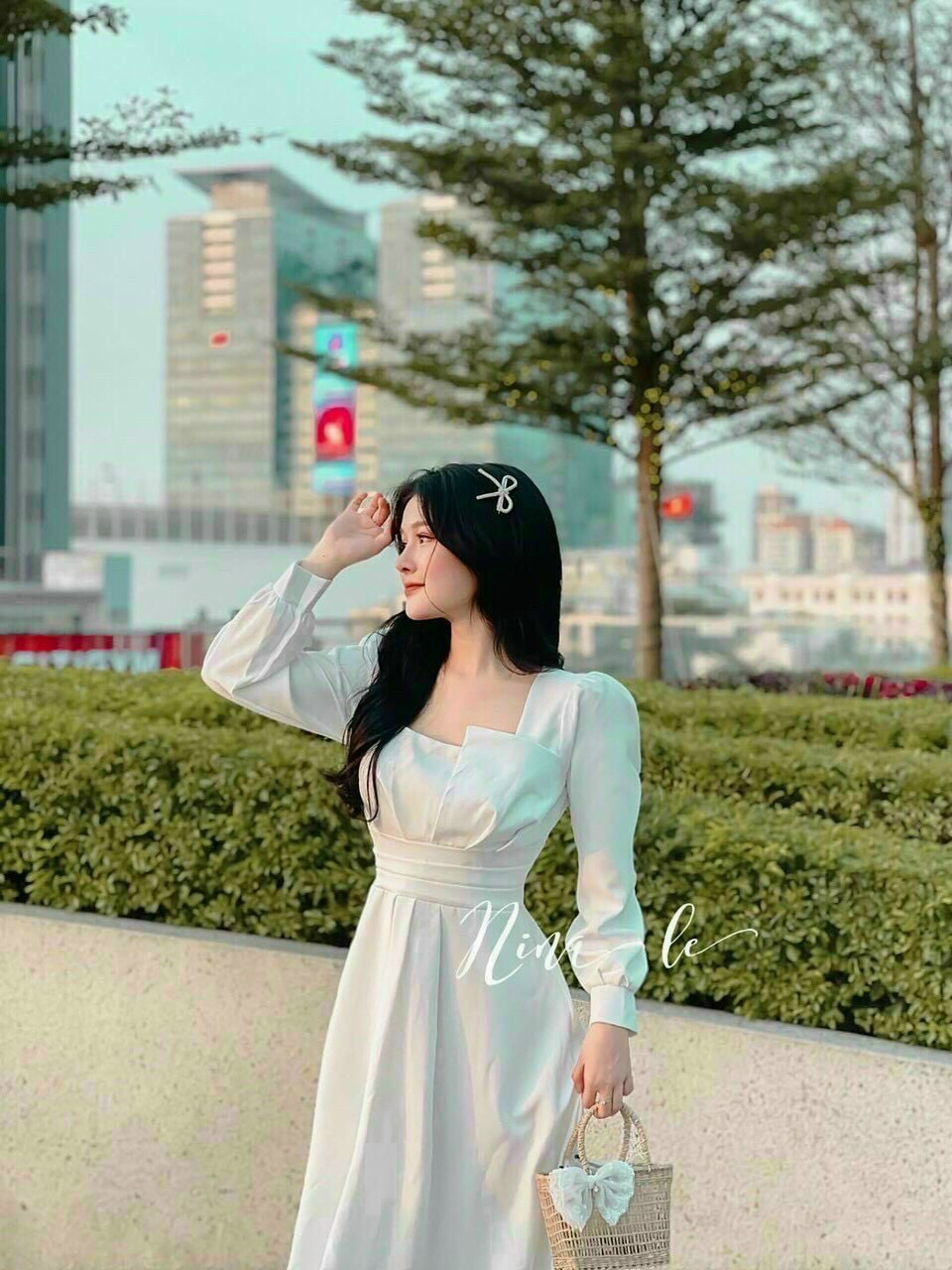 ĐẦM XOÈ XẾP LY CÁCH ĐIỆU TAY DÀI 2 MÀU Y HÌNH