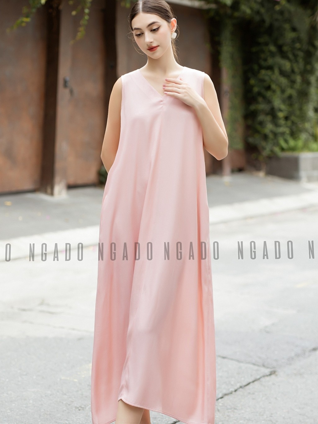 Đầm hồng cổ tim sát nách NGADO