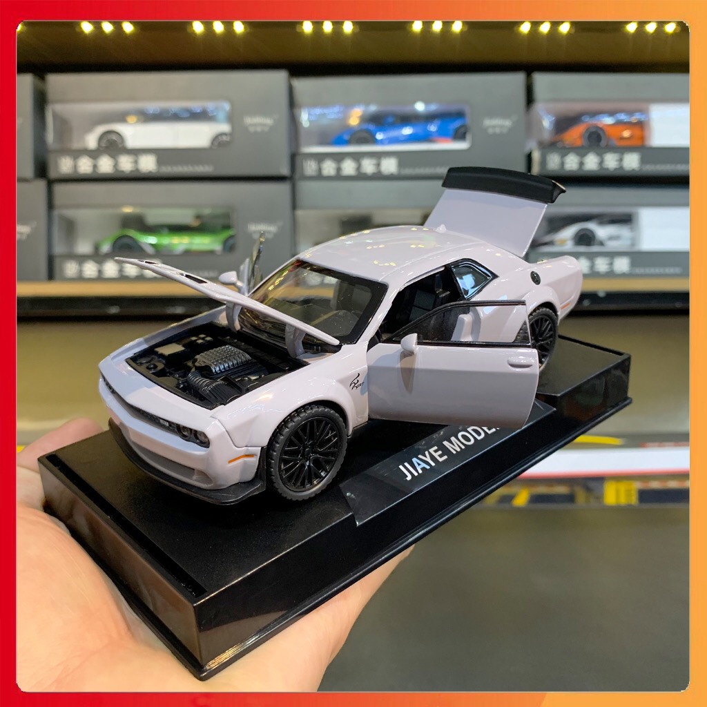 Mô hình xe Dodge Challenger SRT Hellcat 2023 tỉ lệ 1:32 Double Horses - Màu trắng