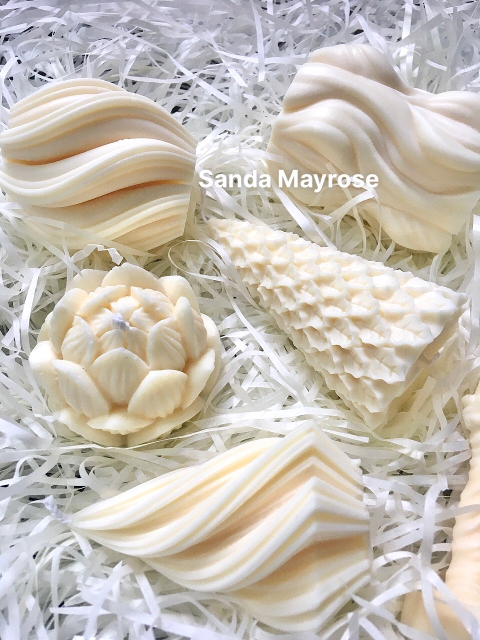 Hũ nến thơm Sanda Mayrose 240gr sáp đậu nành tinh dầu 100% thiên nhiên