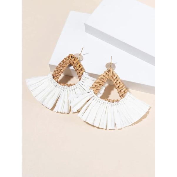 Bông tai thả tua rua màu trắng Tiệm nhà Sakj