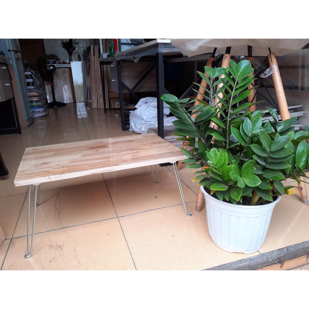 Bàn học sinh sinh viên đủ mẫu mã kích cỡ, bàn ngồi bệch học dễ dàng giá chỉ từ 265 cành.