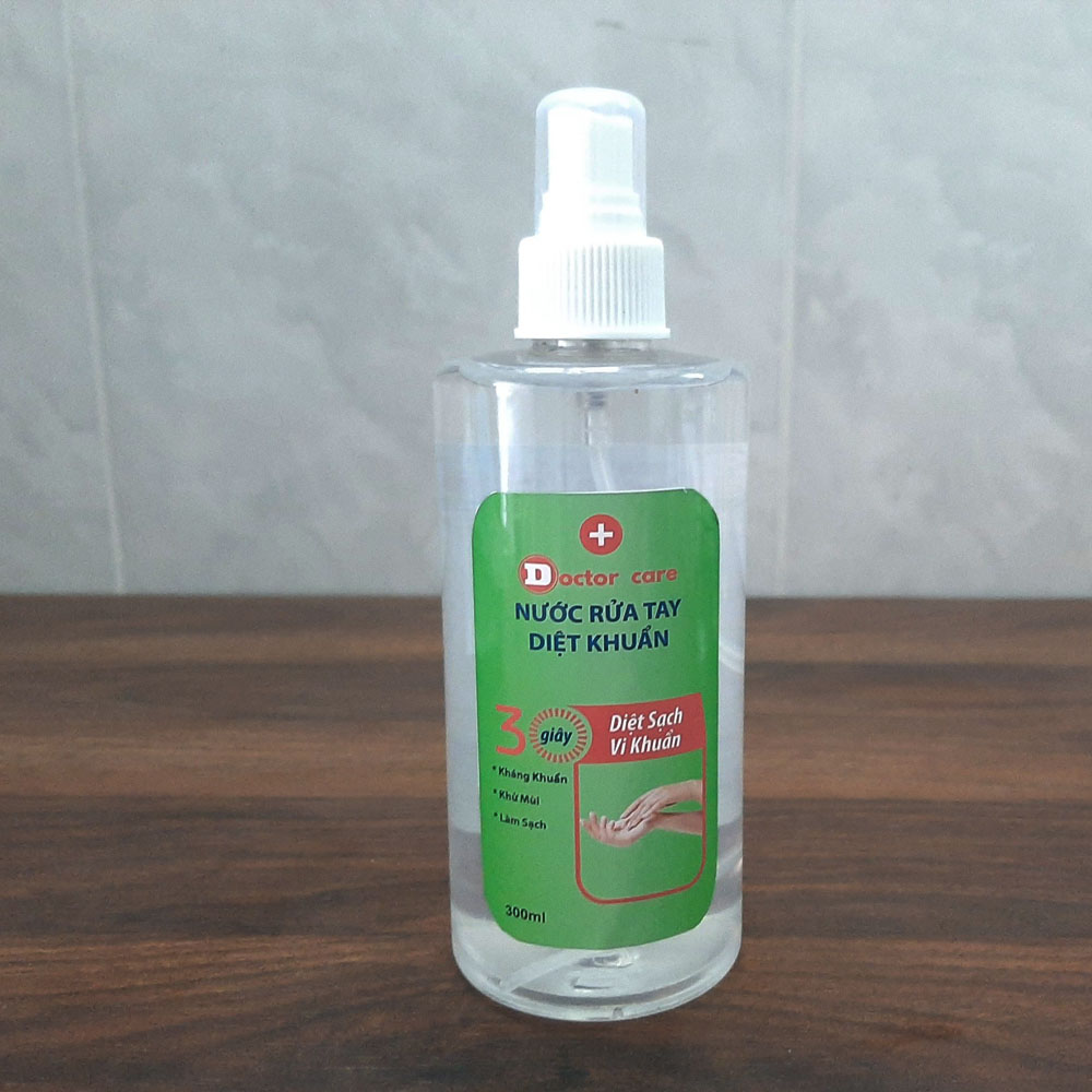 Nước rửa tay khô Diệt Khuẩn Doctor Care Hương Trà xanh CHAI 300 ML