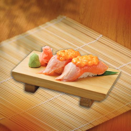 Nigiri cá hồi phomai - 2 miếng