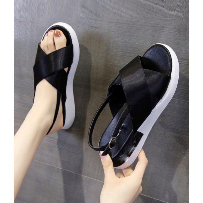 Sandal quai lụa chéo đen kem đế dày mềm quai cài sau - 3P