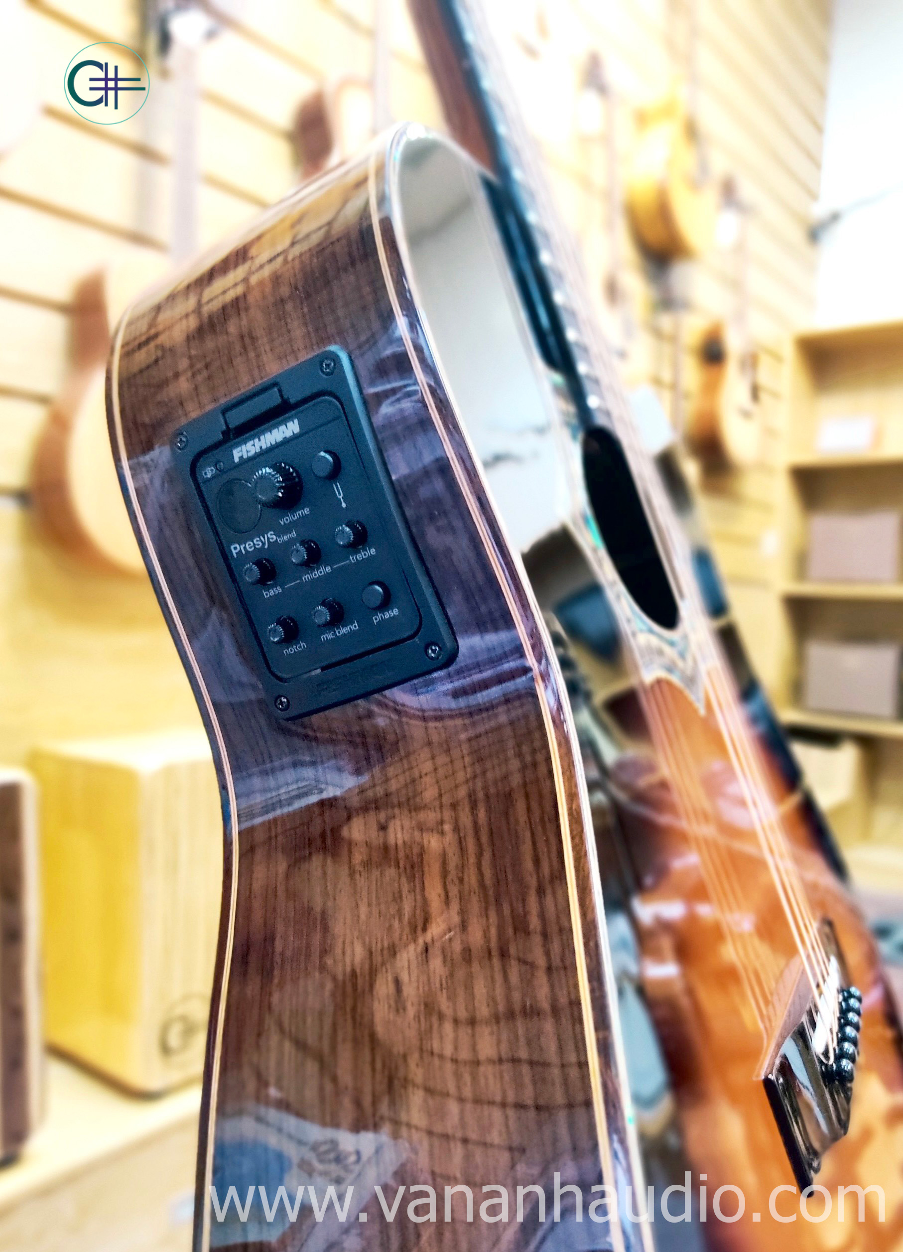 Đàn Guitar Acoustic HANDMADE CUSTOM lỗ Thoát âm hình ovan Khảm trai