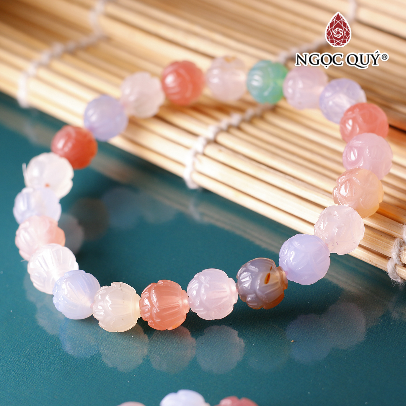 Vòng tay đá flourite khắc hoa - Ngọc Quý Gemstones