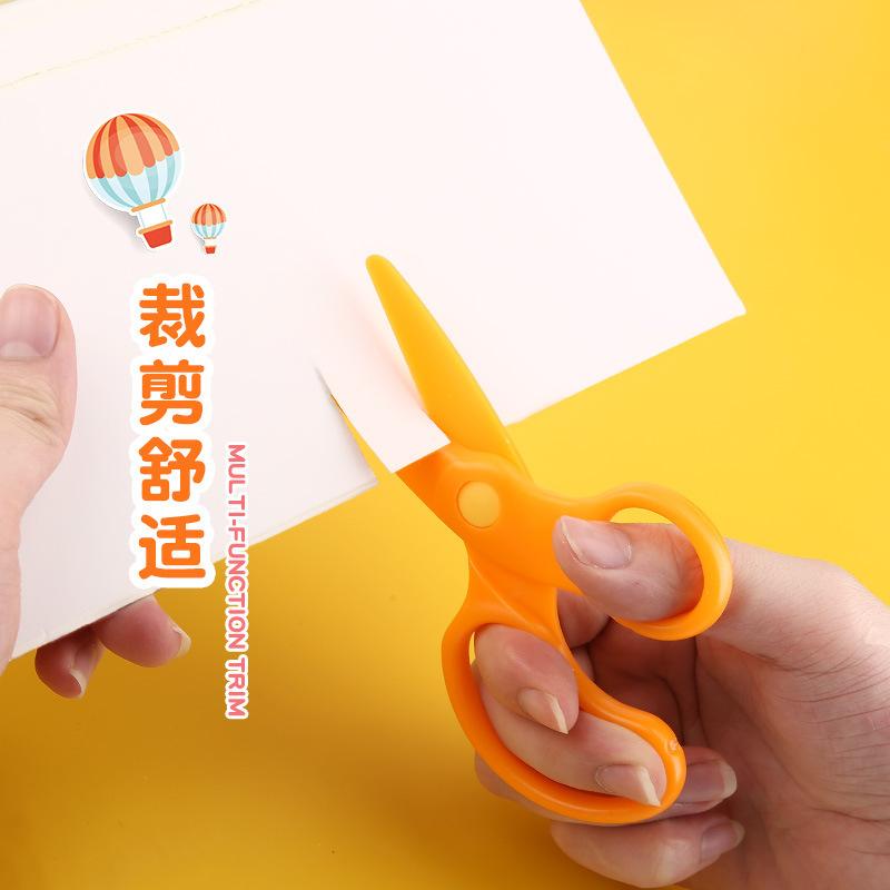 Kéo bằng nhựa trẻ em kéo trẻ em mẫu giáo an toàn mà không bị đau tay kéo tròn giấy cắt cắt kéo