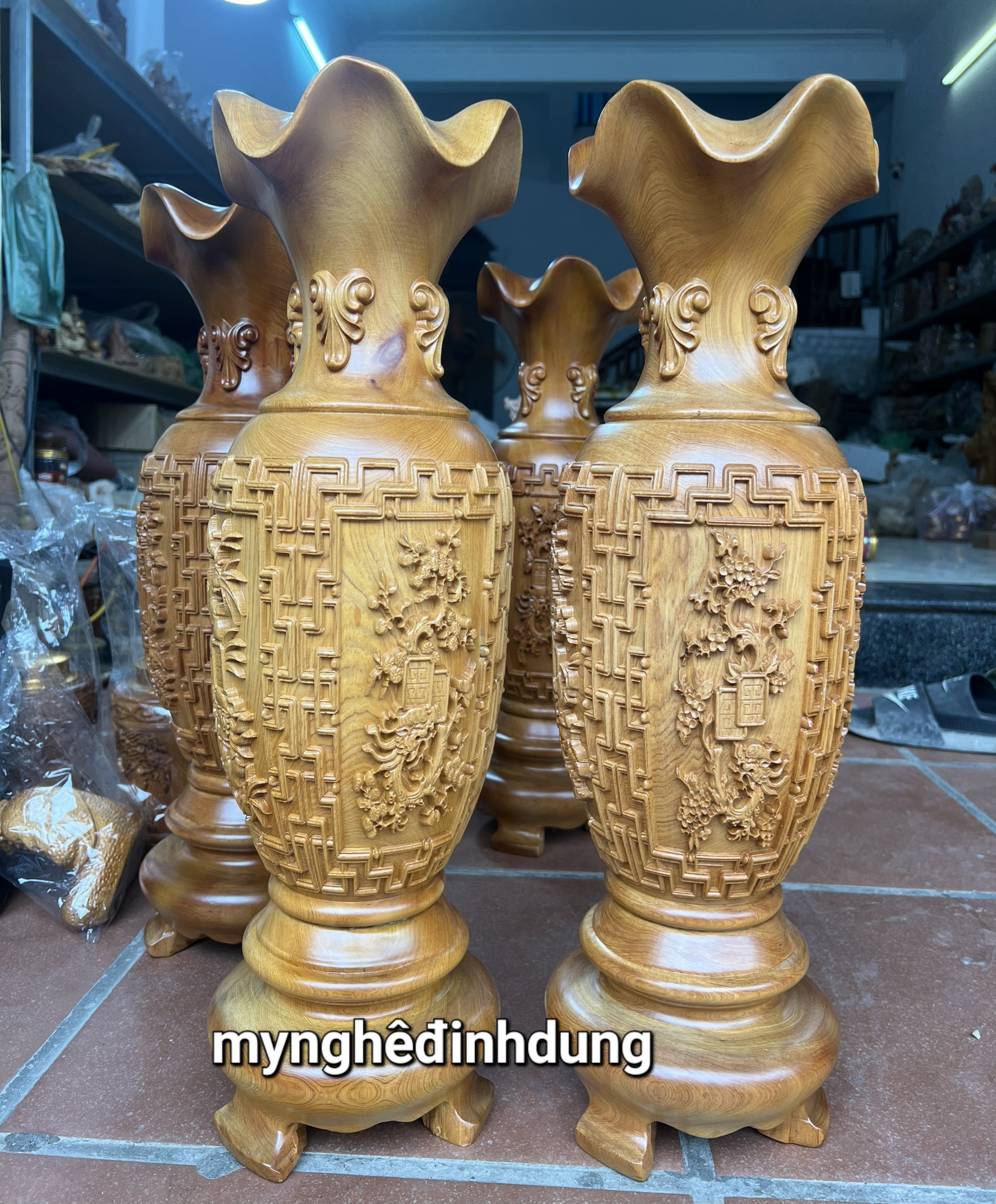 Cặp lộc bình khắc tứ quý, xuân, hạ, thu ,đông bằng gỗ bách xanh thơm nức kt cao 30cm