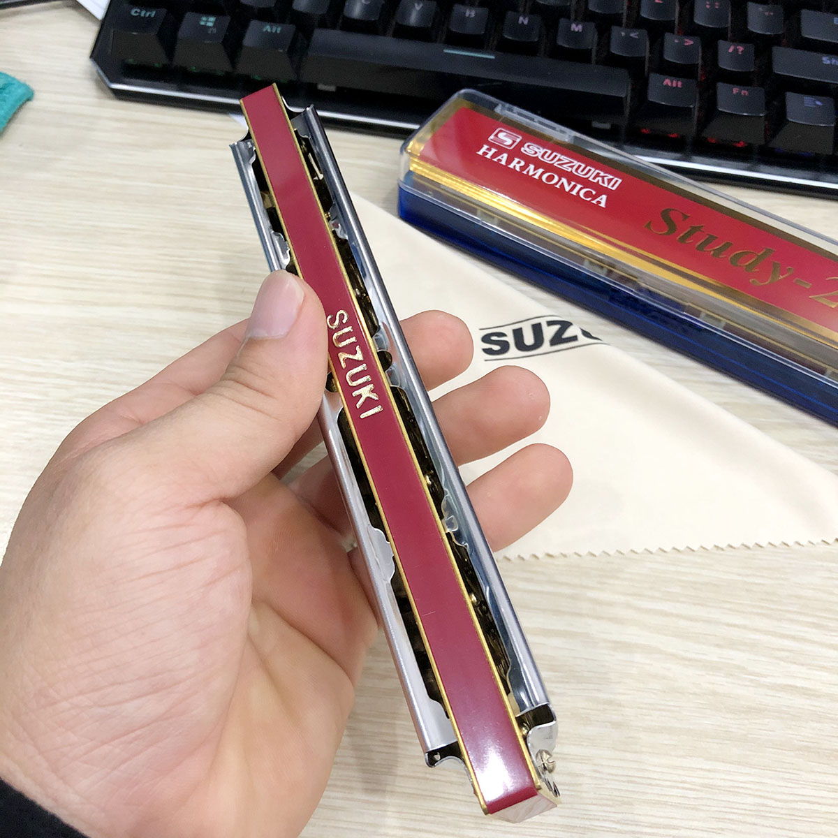 Kèn Harmonica 24 lỗ Suzuki Tremolo Study 24 Nhật Bản – Hàng chính hãng