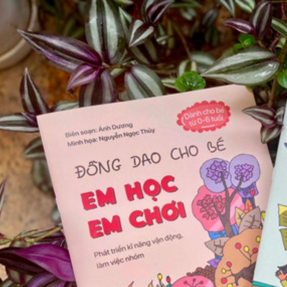 Đồng dao cho bé: Em học em chơi