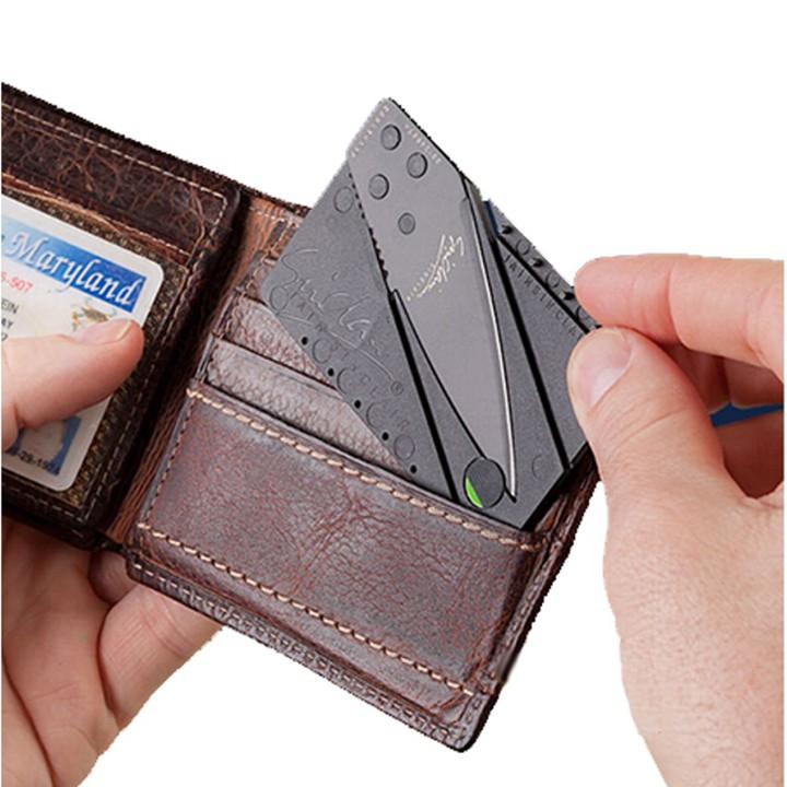 Dao gấp hình thẻ ATM bỏ ví