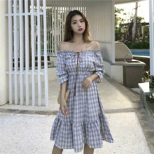 Váy trễ vai đuôi cá caro thắt eo xinh xắn