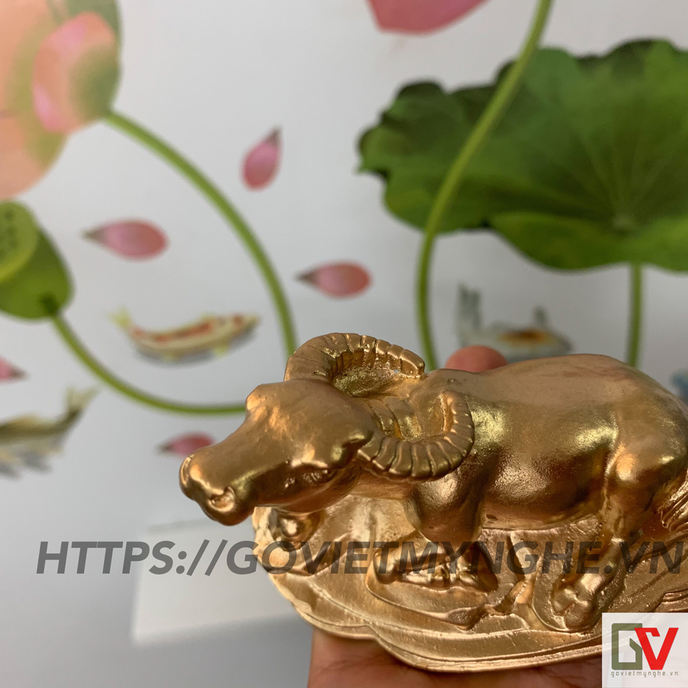 Tượng Đá Trang Trí Trâu Phong Thủy - Màu Nhũ Vàng