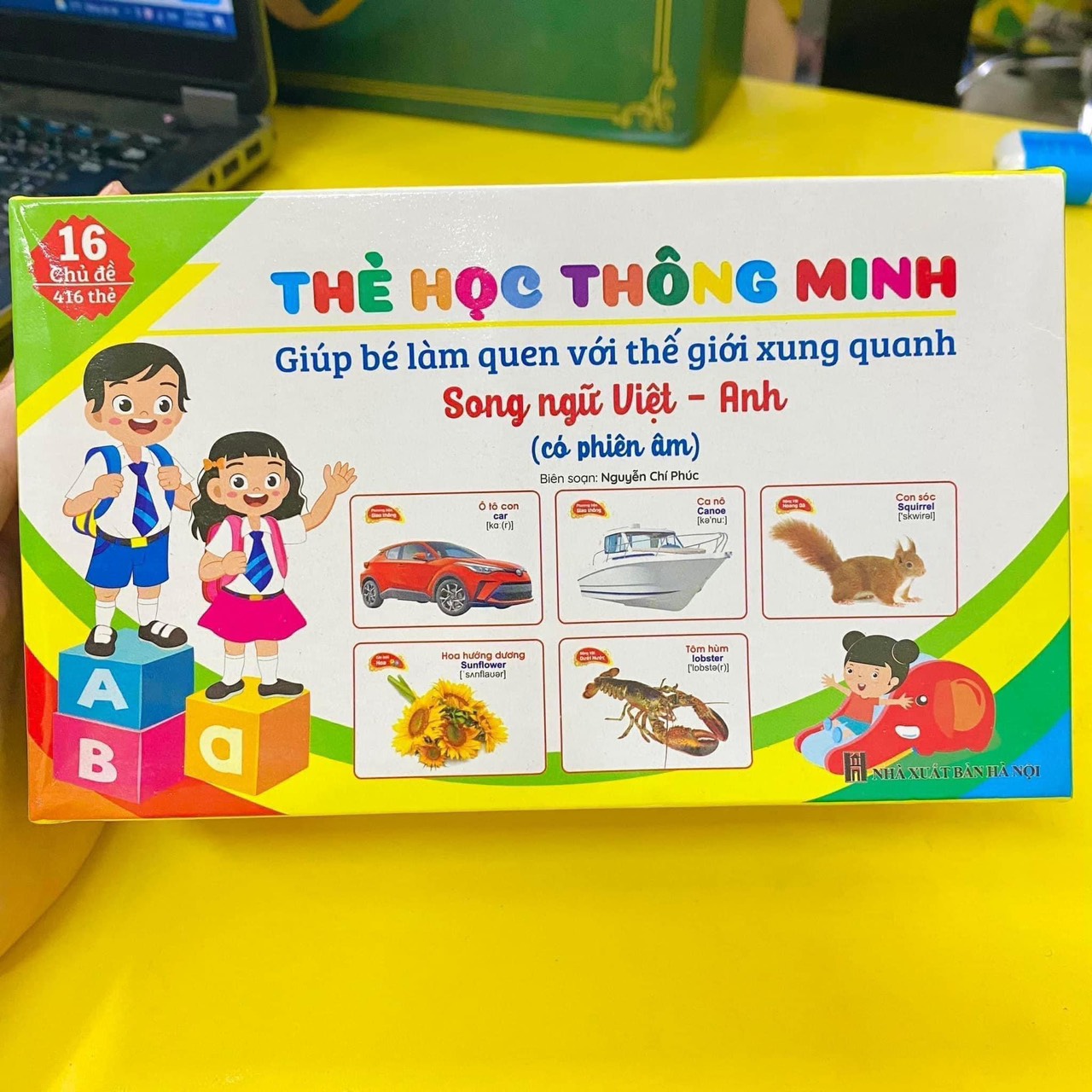 Thẻ học Flash Card cho bé. 16 chủ đề. 416 thẻ học thông minh cho bé. Phiên âm song ngữ Anh-Việt.