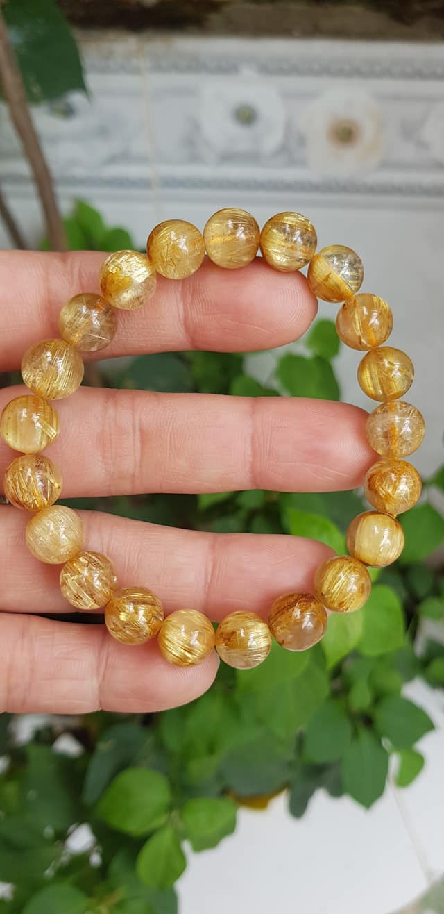 Vòng đeo tay phong thủy may mắn nữ đá thạch anh tóc vàng đồng trục tự nhiên Size vòng hạt 9mm ánh sáng rất đẹp Vòng chuẩn hợp nữ mệnh kim, mệnh thổ, mệnh Thủy ạ