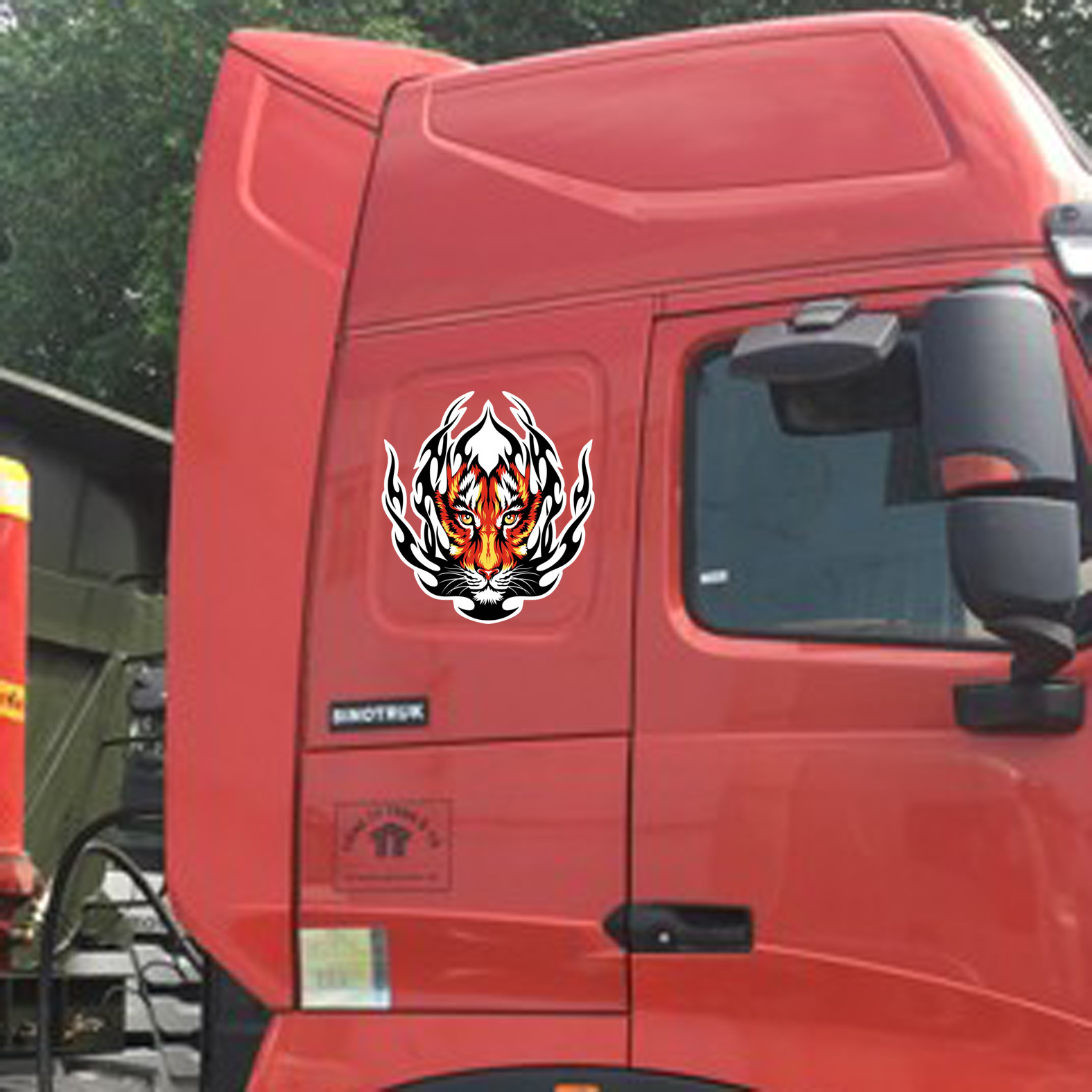 Tem đầu hổ dán mõm xe, trang trí xe máy, ô tô nhiều kích thước hình hổ lửa trang trí xe tải nhiều kích thước chất liệu decal ngoài trời