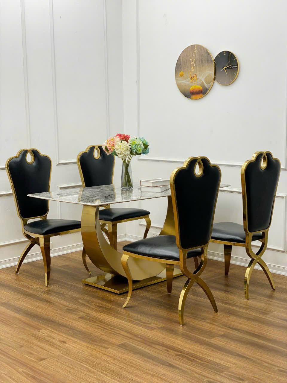 Bộ bàn ăn Tundo khung cánh cung mạ PVD 1m6, ghế Queen 4 cái kèm theo và mặt đá chất lượng