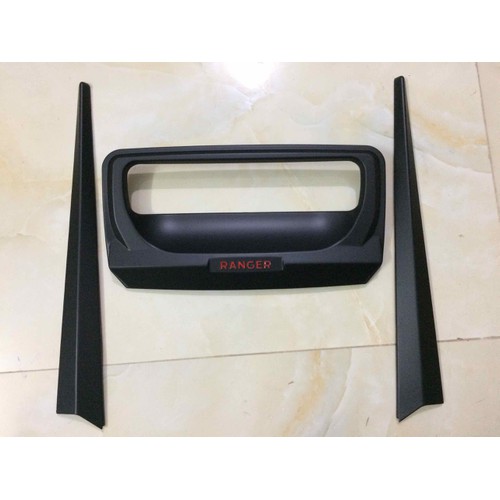 Ốp hõm cốp đen xe dành cho ford ranger 2013-2021