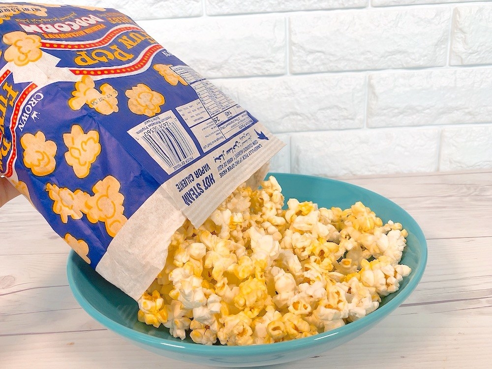 BẮP RANG BƠ VỊ NGỌT CROWN 240g của Mỹ (3 gói x 80g). hsd tháng 12/23 - sweet popcorn